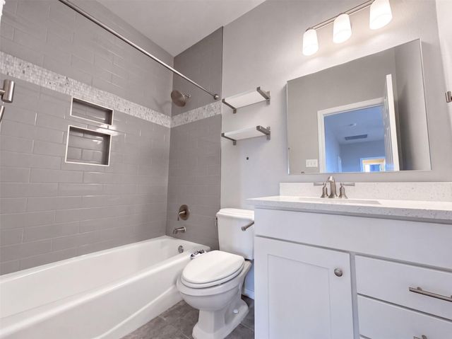 302 Saddletree LN, Dripping Springs, TX 78620
