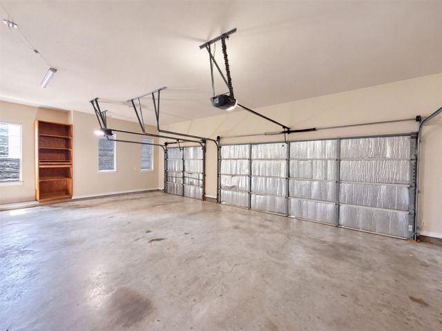 302 Saddletree LN, Dripping Springs, TX 78620