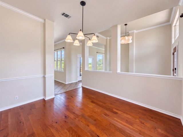 302 Saddletree LN, Dripping Springs, TX 78620