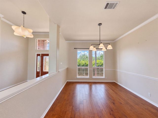 302 Saddletree LN, Dripping Springs, TX 78620