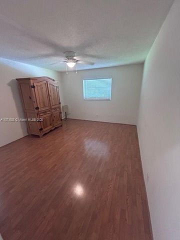 5090 SW 64th Ave 307, Davie, FL 33314