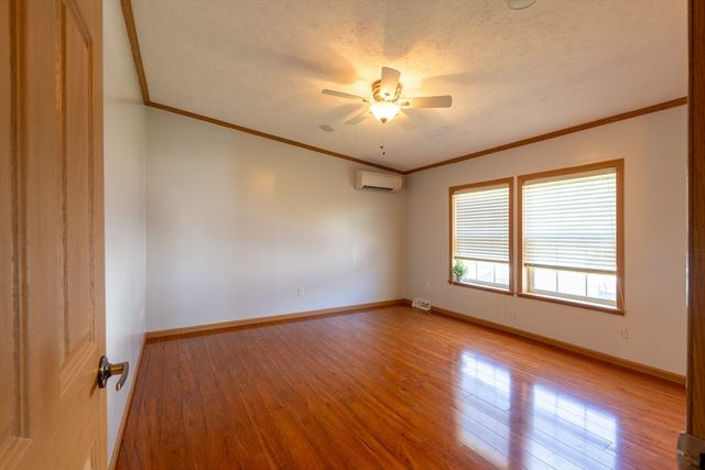 3 Blackbird St, Tiverton, RI 02878