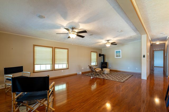 3 Blackbird St, Tiverton, RI 02878