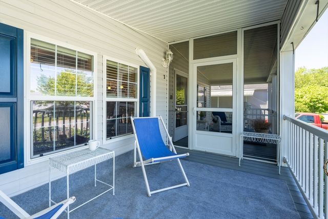 3 Blackbird St, Tiverton, RI 02878