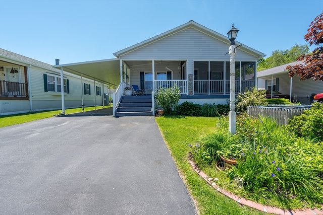 3 Blackbird St, Tiverton, RI 02878