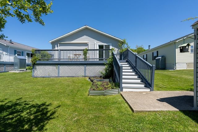 3 Blackbird St, Tiverton, RI 02878