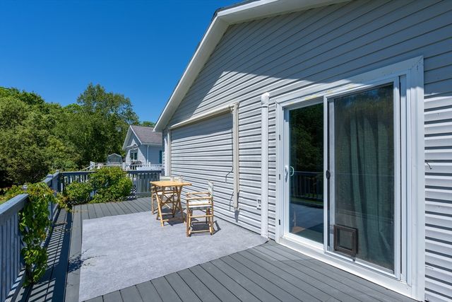 3 Blackbird St, Tiverton, RI 02878