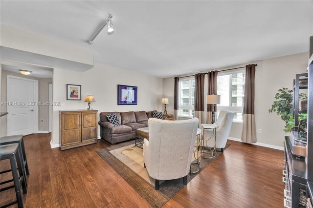 7350 SW 89th St 1511S, Miami, FL 33156