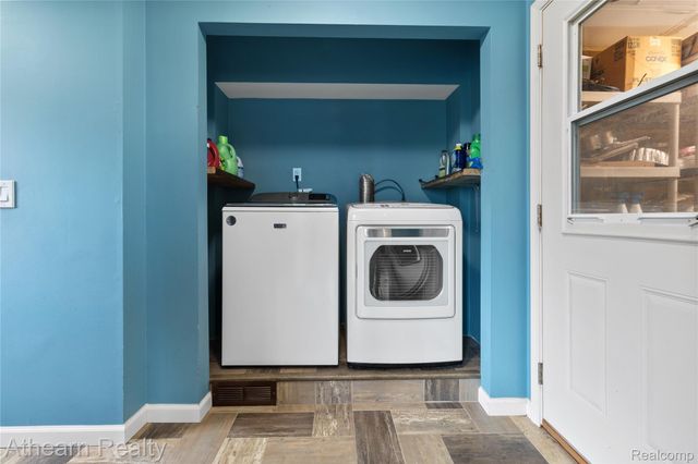 9895 E Brooks Road, Venice Township, MI 48449