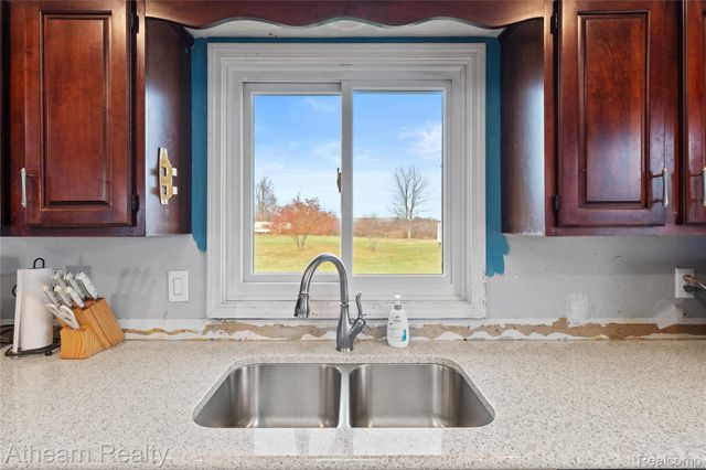 9895 E Brooks Road, Venice Township, MI 48449