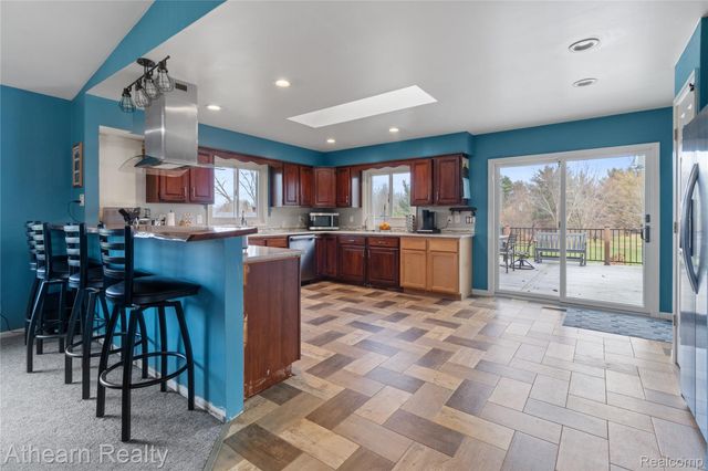 9895 E Brooks Road, Venice Township, MI 48449