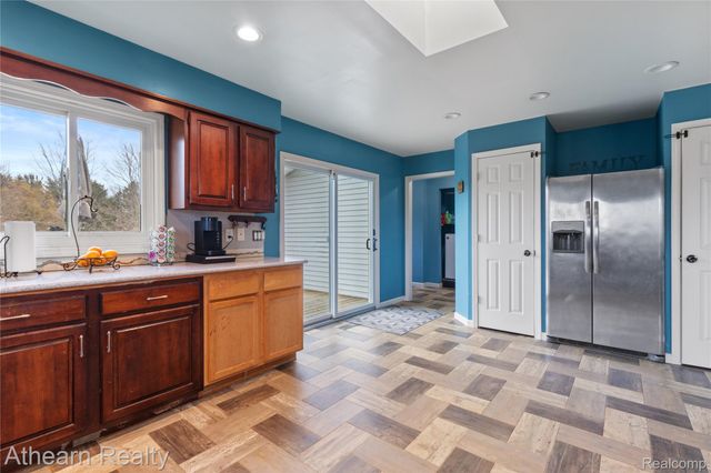 9895 E Brooks Road, Venice Township, MI 48449