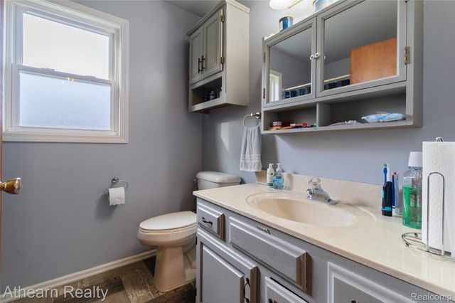 9895 E Brooks Road, Venice Township, MI 48449