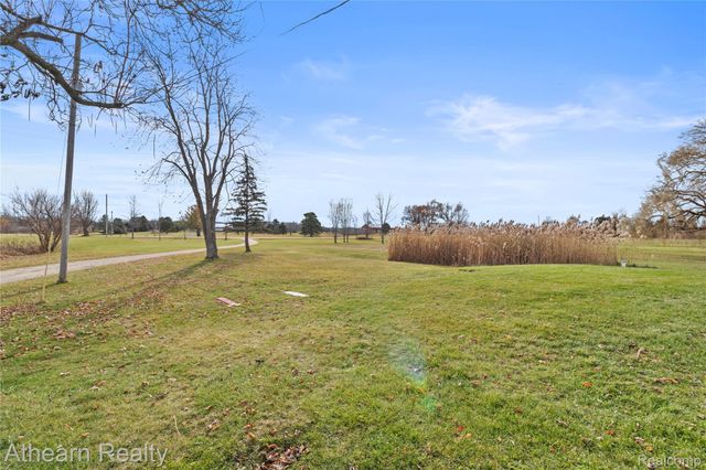 9895 E Brooks Road, Venice Township, MI 48449