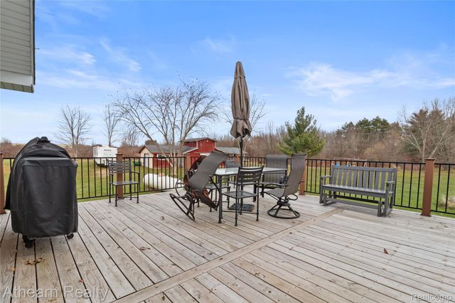 9895 E Brooks Road, Venice Township, MI 48449