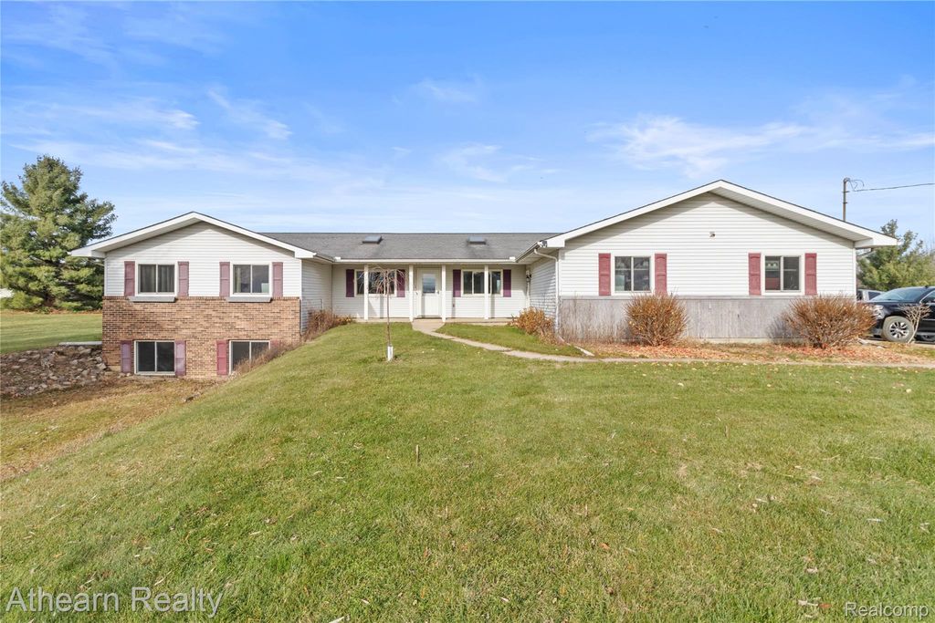 9895 E Brooks Road, Venice Township, MI 48449