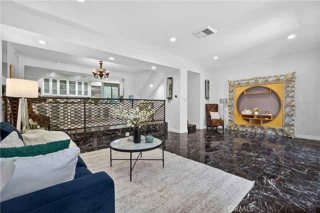 9321 Burton Way A, Beverly Hills, CA 90210