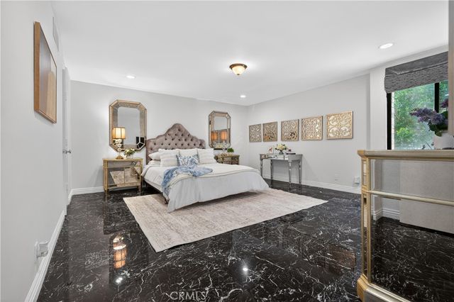 9321 Burton Way A, Beverly Hills, CA 90210