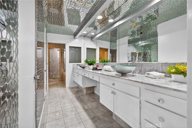 9321 Burton Way A, Beverly Hills, CA 90210