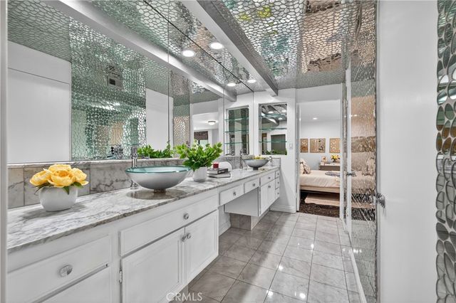 9321 Burton Way A, Beverly Hills, CA 90210