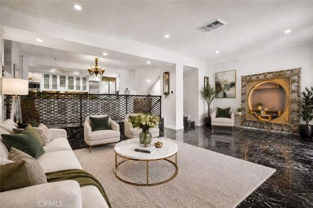 9321 Burton Way A, Beverly Hills, CA 90210