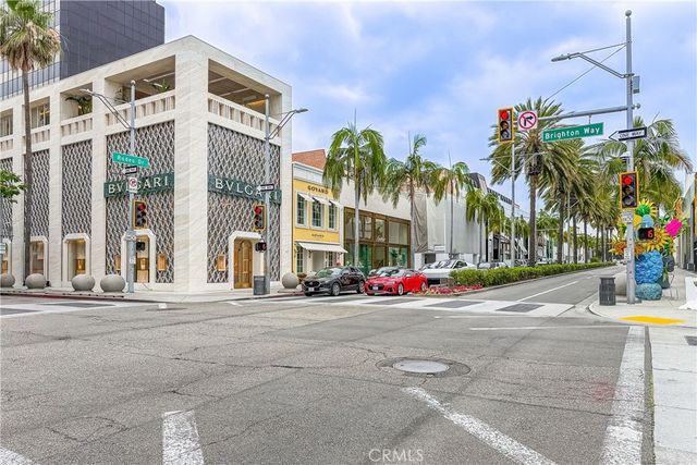 9321 Burton Way A, Beverly Hills, CA 90210