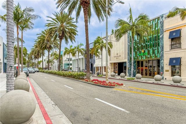 9321 Burton Way A, Beverly Hills, CA 90210
