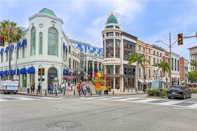9321 Burton Way A, Beverly Hills, CA 90210