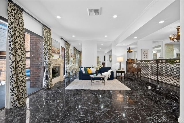9321 Burton Way A, Beverly Hills, CA 90210