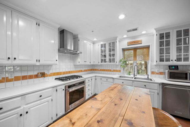 267 N ROSE RD, Memphis, TN 38117