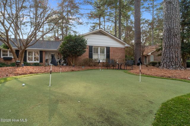 135 Merion Circle, Pinehurst, NC 28374