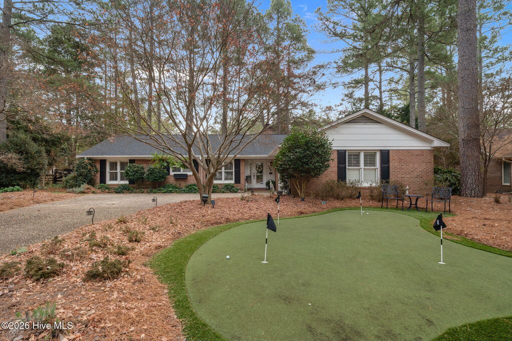 135 Merion Circle, Pinehurst, NC 28374
