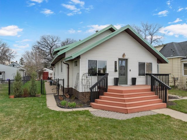 421 2nd St NE, Minot, ND 58703