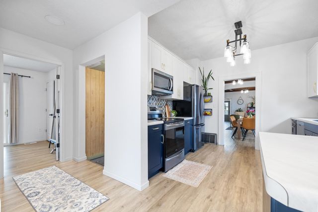 421 2nd St NE, Minot, ND 58703