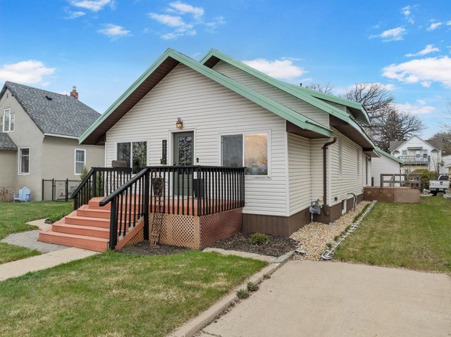 421 2nd St NE, Minot, ND 58703