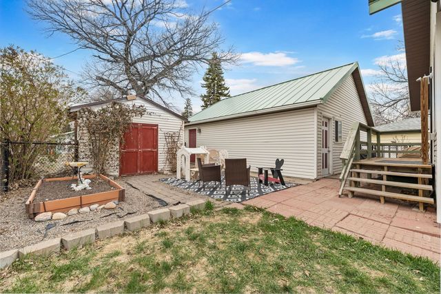421 2nd St NE, Minot, ND 58703