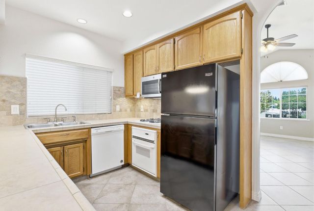 9121 Nola Pl, Orangevale, CA 95662