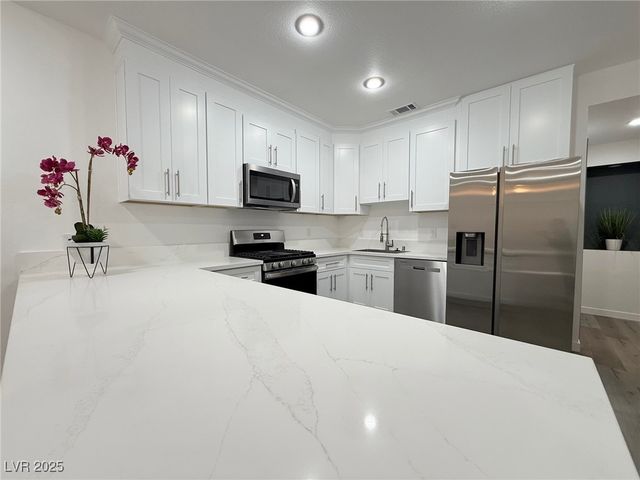 5415 West Harmon Avenue 1006, Las Vegas, NV 89103