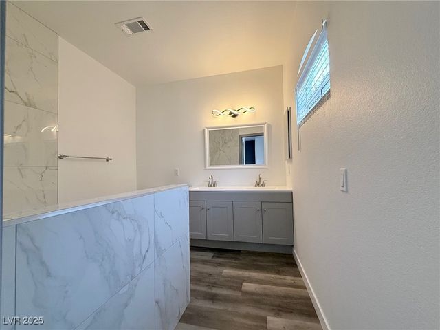 5415 West Harmon Avenue 1006, Las Vegas, NV 89103