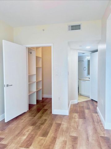 19900 E Country Club Drive 1020, Aventura, FL 33180