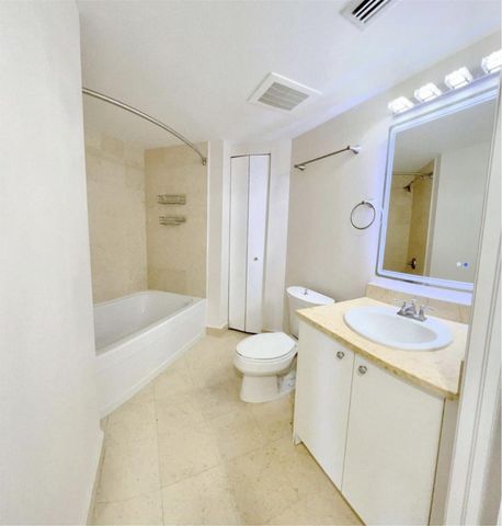 19900 E Country Club Drive 1020, Aventura, FL 33180