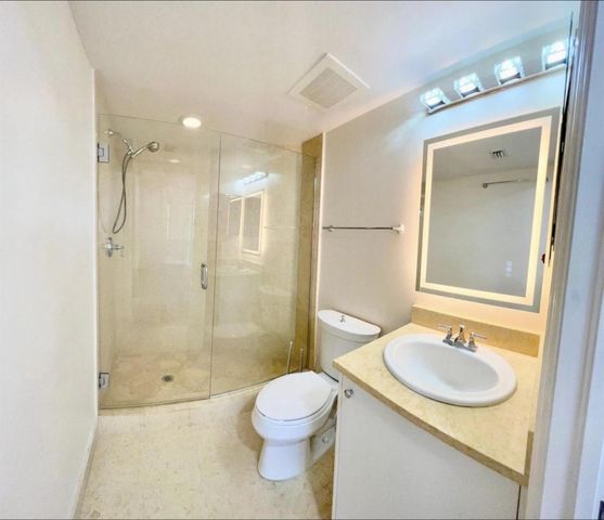 19900 E Country Club Drive 1020, Aventura, FL 33180