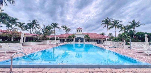 19900 E Country Club Drive 1020, Aventura, FL 33180