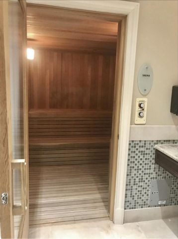 19900 E Country Club Drive 1020, Aventura, FL 33180