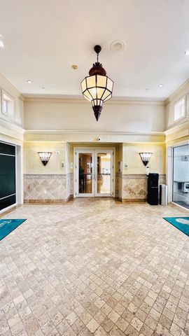 19900 E Country Club Drive 1020, Aventura, FL 33180