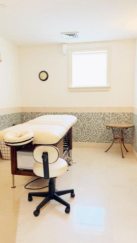 19900 E Country Club Drive 1020, Aventura, FL 33180