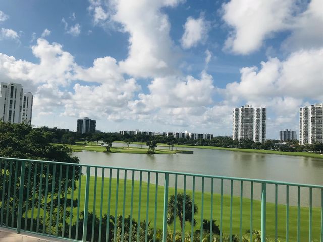 19900 E Country Club Drive 1020, Aventura, FL 33180