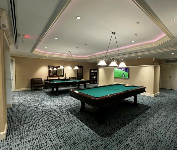 19900 E Country Club Drive 1020, Aventura, FL 33180