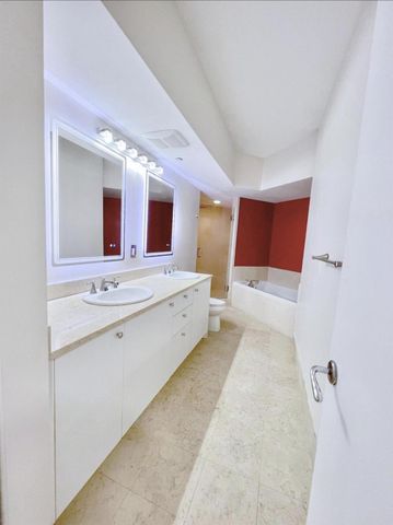 19900 E Country Club Drive 1020, Aventura, FL 33180