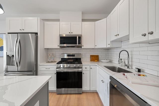 138 Centre St 3, Boston, MA 02124